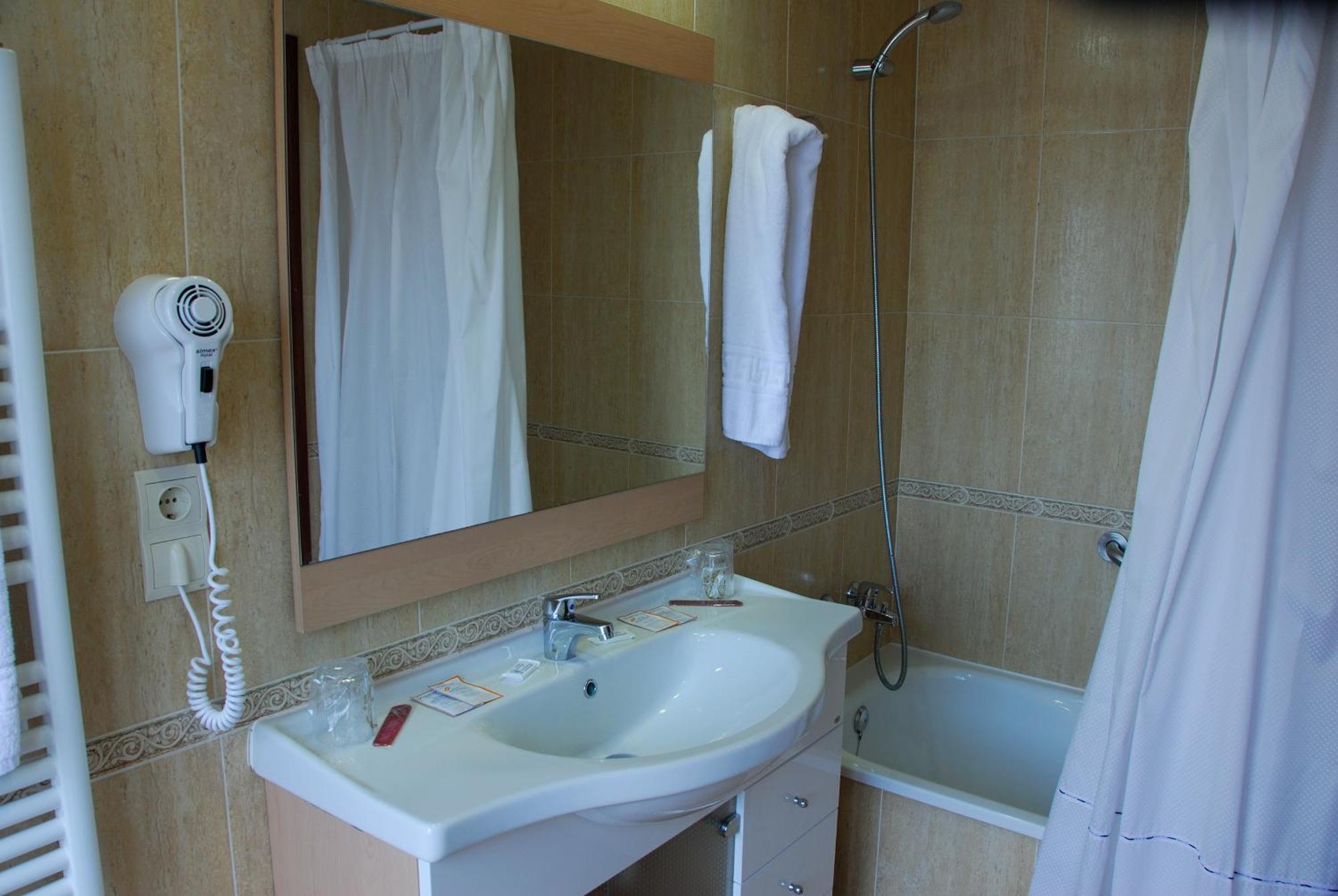 Hotel Balneari De Vallfogona De Riucorb المظهر الخارجي الصورة